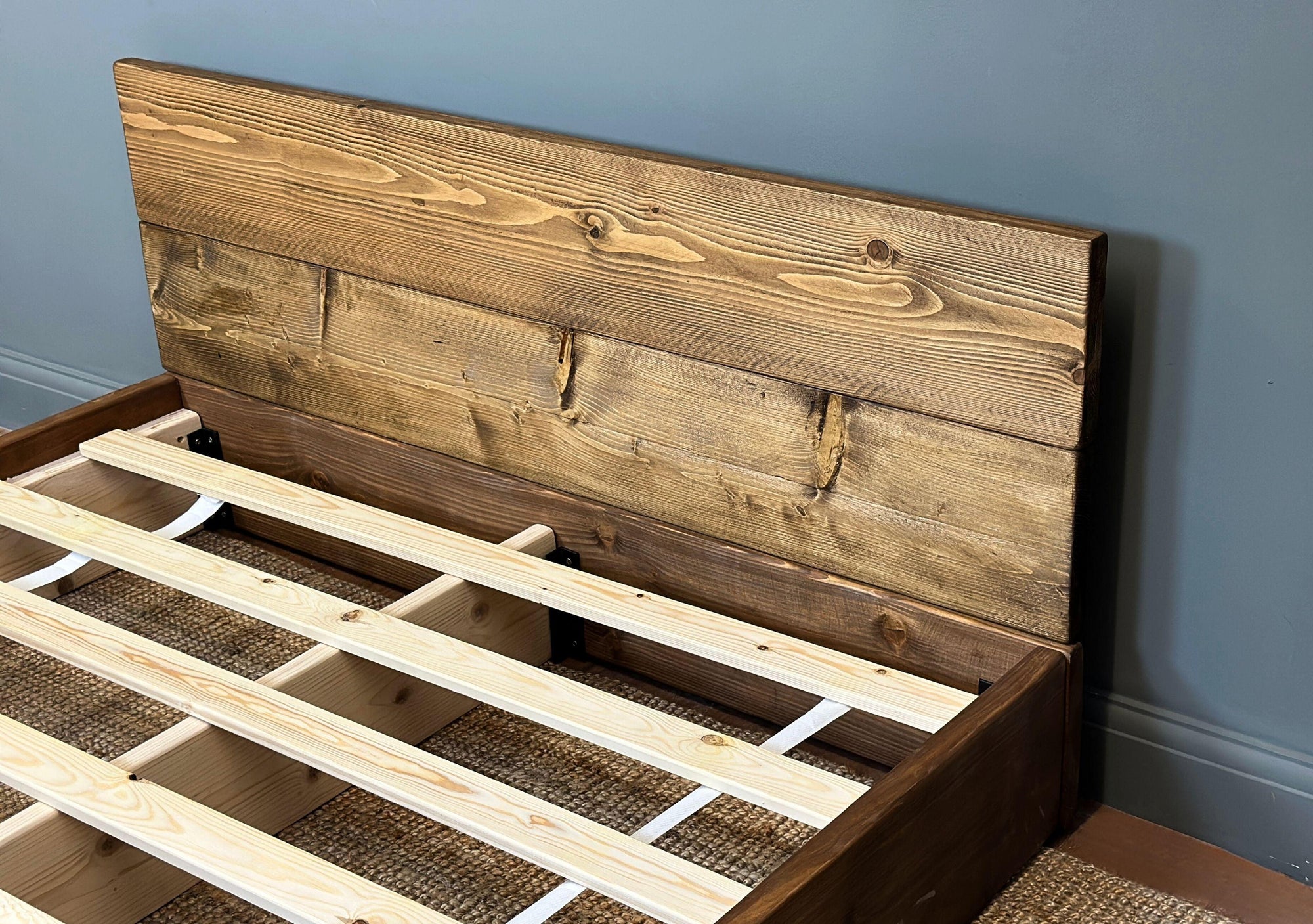 Wooden Bed Frame - Pastos Co