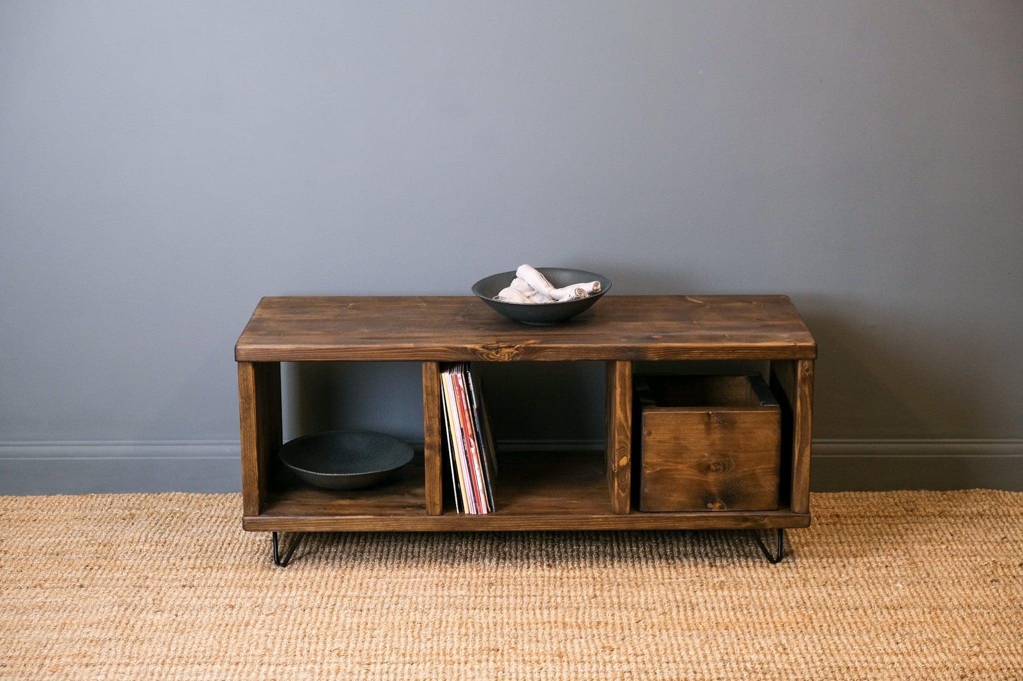 Vinyl Stand - Pastos Co